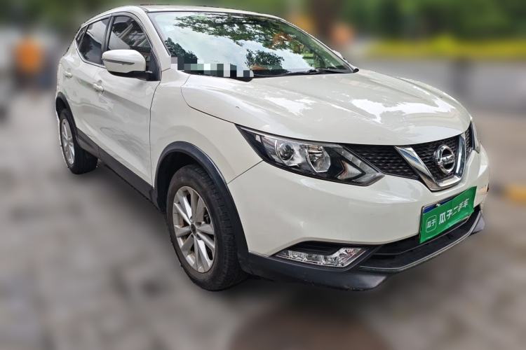 Used Nissan Qashqai 2017 2.0L CVT Elite Edition China V Standard Front Right 45 Deg