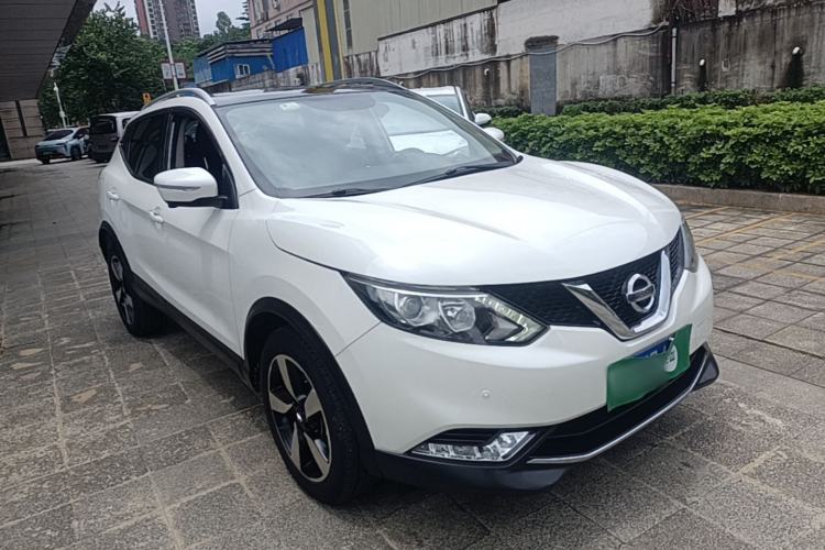 Used Nissan Qashqai 2017 2.0L CVT Luxury Edition China V Standard Front Right 45 Deg