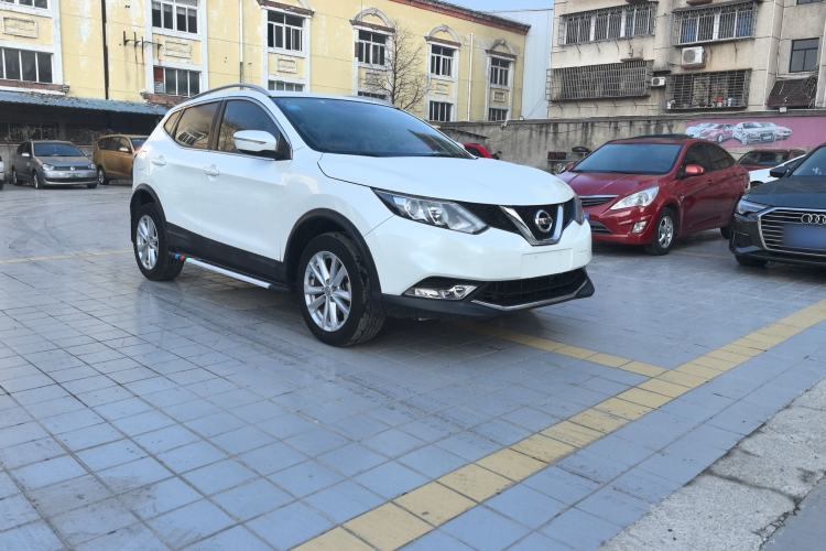 Used Nissan Qashqai 2017 2.0L CVT Elite Edition China VI Standard Front Right 45 Deg