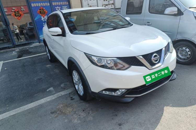 Used Nissan Qashqai 2017 2.0L CVT Elite Edition China V Standard Front Right 45 Deg