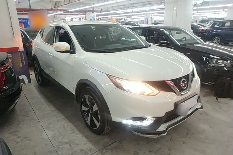 Used Nissan Qashqai 2017 2.0L CVT Smart Enjoyment Version China V Standard Front Right 45 Deg