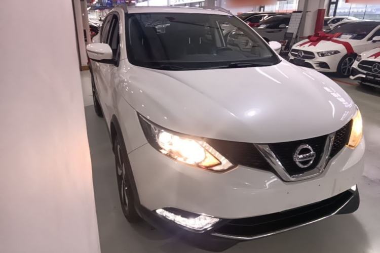 Used Nissan Qashqai 2017 2.0L CVT Smart Enjoyment Version China V Standard Front Right 45 Deg