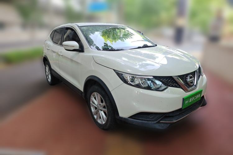 Used Nissan Qashqai 2017 1.2T Manual Fashion Edition Front Right 45 Deg