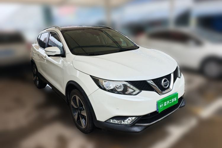 Used Nissan Qashqai 2017 2.0L CVT Flagship Edition China V Standard Front Right 45 Deg