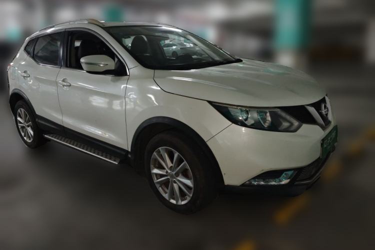 Used Nissan Qashqai 2017 2.0L CVT Elite Edition China V Standard Front Right 45 Deg