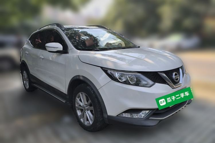 Used Nissan Qashqai 2017 2.0L CVT Elite Edition China V Standard Front Right 45 Deg