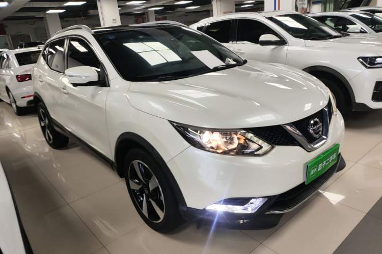 Used Nissan Qashqai 2017 2.0L CVT Luxury Edition China V Standard Front Right 45 Deg