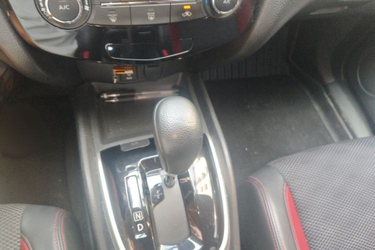 Used Nissan Qashqai 2017 2.0L CVT Smart Enjoyment Version China V Standard Gear Lever