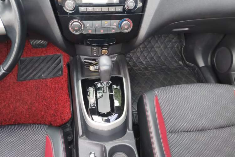 Used Nissan Qashqai 2017 2.0L CVT Luxury Edition China V Standard Gear Lever