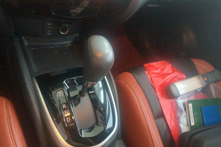 Used Nissan Qashqai 2017 2.0L CVT Elite Edition China V Standard Gear Lever