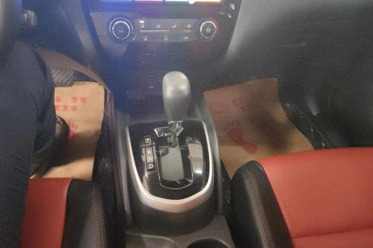 Used Nissan Qashqai 2017 2.0L CVT Elite Edition China V Standard Gear Lever