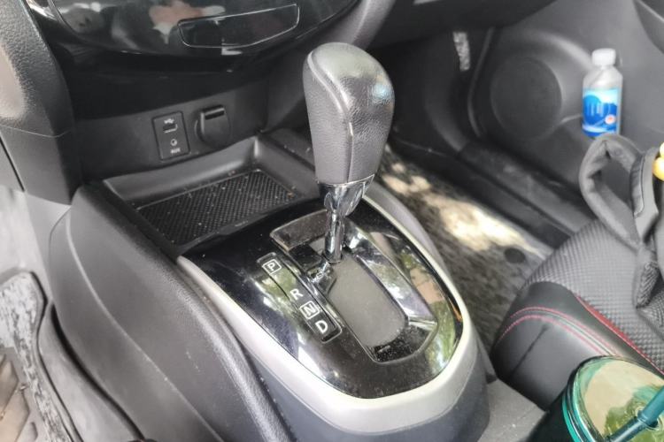 Used Nissan Qashqai 2017 2.0L CVT Smart Enjoyment Version China V Standard Gear Lever