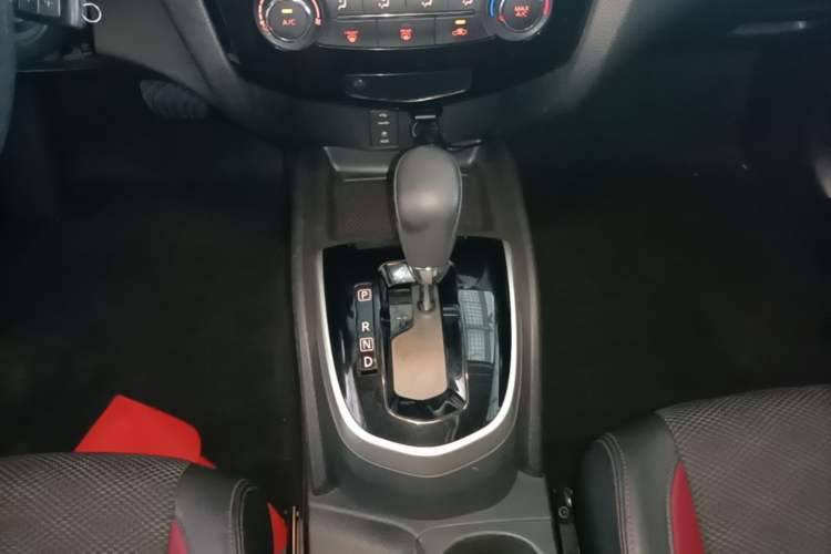 Used Nissan Qashqai 2017 2.0L CVT Smart Enjoyment Version China V Standard Gear Lever