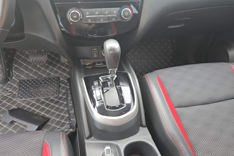Used Nissan Qashqai 2017 2.0L CVT Smart Enjoyment Version China V Standard Gear Lever