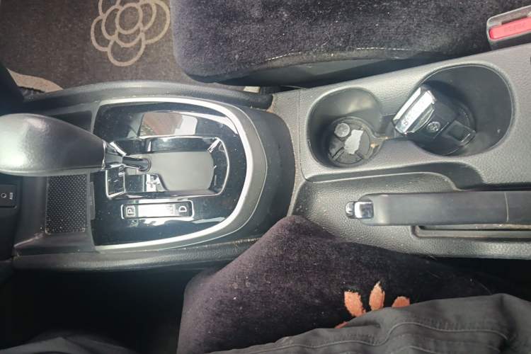 Used Nissan Qashqai 2017 2.0L CVT Elite Edition China V Standard Gear Lever