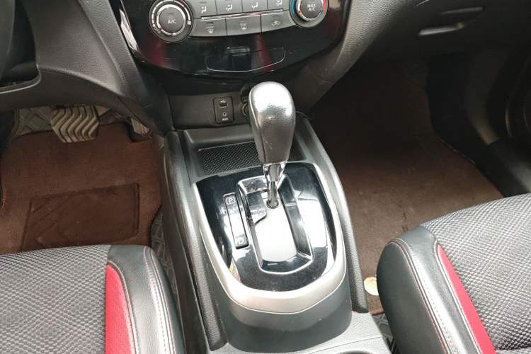 Used Nissan Qashqai 2017 2.0L CVT Smart Enjoyment Version China V Standard Gear Lever