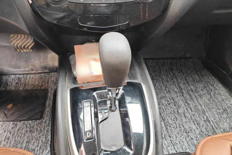 Used Nissan Qashqai 2017 2.0L CVT Elite Edition China V Standard Gear Lever