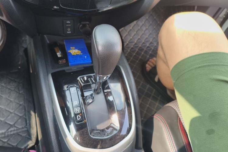 Used Nissan Qashqai 2017 2.0L CVT Smart Enjoyment Version China V Standard Gear Lever