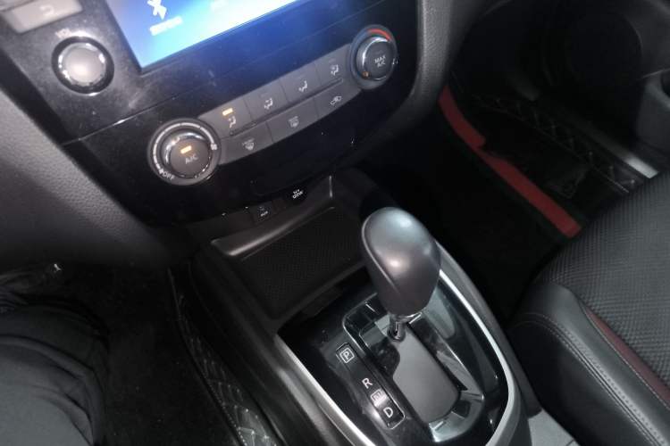 Used Nissan Qashqai 2017 2.0L CVT Smart Enjoyment Version China V Standard Gear Lever
