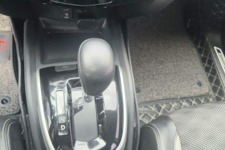 Used Nissan Qashqai 2017 2.0L CVT Smart Enjoyment Version China V Standard Gear Lever