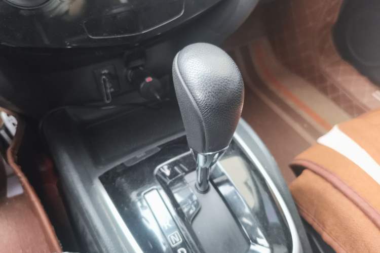 Used Nissan Qashqai 2017 2.0L CVT Smart Enjoyment Version China V Standard Gear Lever