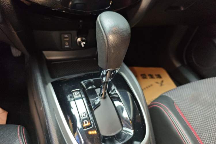 Used Nissan Qashqai 2017 2.0L CVT Smart Enjoyment Version China V Standard Gear Lever