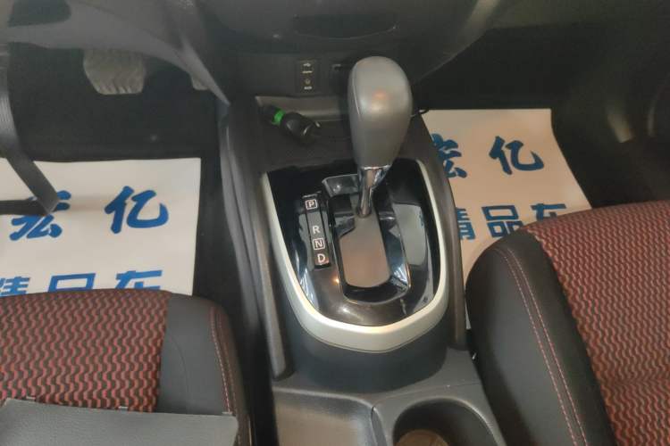 Used Nissan Qashqai 2017 1.2T CVT Fashion Edition Gear Lever