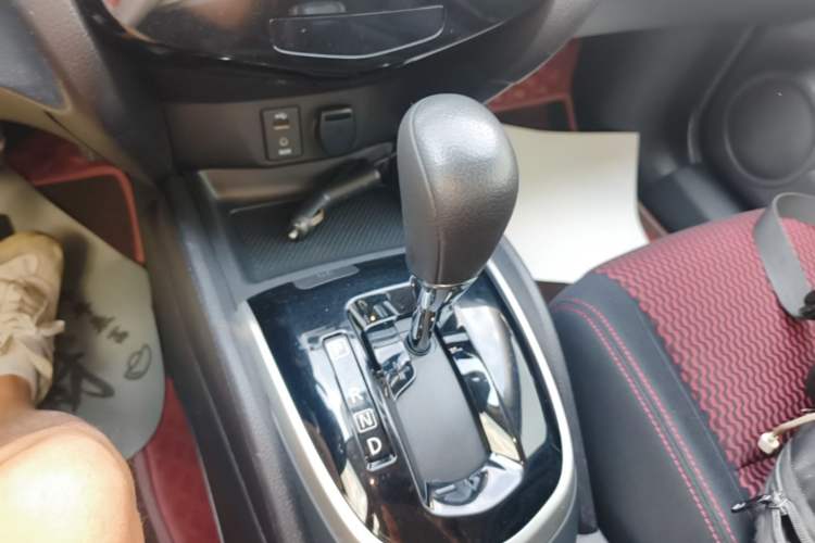 Used Nissan Qashqai 2017 2.0L CVT Elite Edition China V Standard Gear Lever