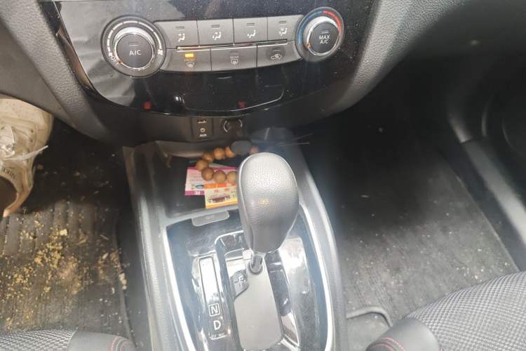 Used Nissan Qashqai 2017 2.0L CVT Smart Enjoyment Version China V Standard Gear Lever