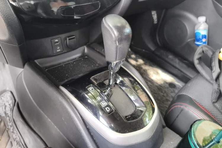 Used Nissan Qashqai 2017 2.0L CVT Smart Enjoyment Version China V Standard Gear Lever