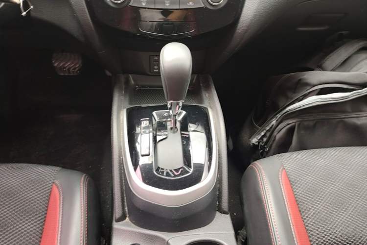 Used Nissan Qashqai 2017 2.0L CVT Smart Enjoyment Version China V Standard Gear Lever