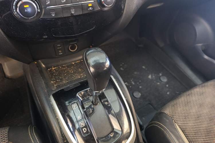 Used Nissan Qashqai 2017 2.0L CVT Luxury Edition China V Standard Gear Lever