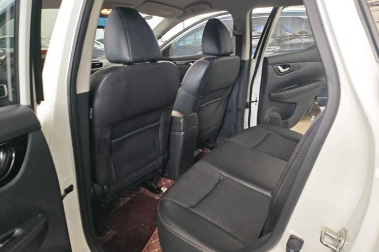 Used Nissan Qashqai 2017 2.0L CVT Smart Enjoyment Version China VI Standard Headliner