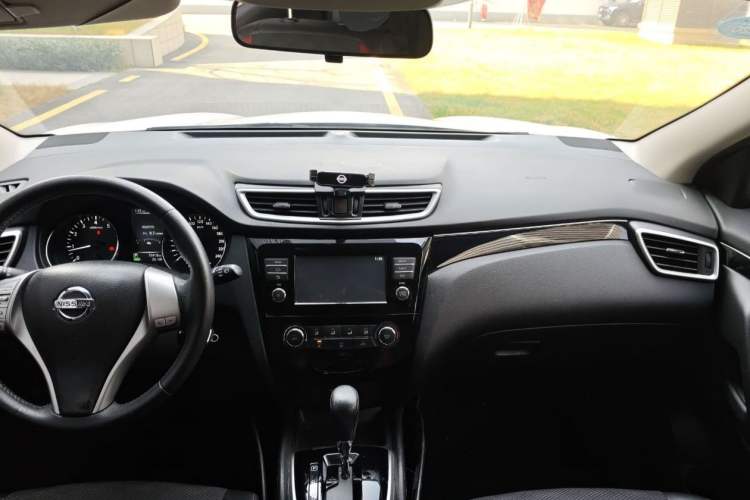 Used Nissan Qashqai 2017 2.0L CVT Smart Enjoyment Version China VI Standard Interior 1