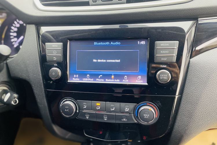Used Nissan Qashqai 2017 2.0L CVT Smart Enjoyment Version China VI Standard Interior 10