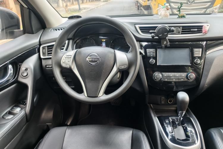 Used Nissan Qashqai 2017 2.0L CVT Elite Edition China V Standard Interior 2