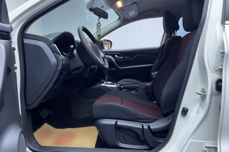 Used Nissan Qashqai 2017 2.0L CVT Elite Edition China V Standard Interior 2
