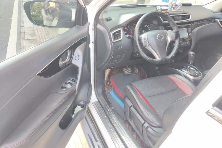 Used Nissan Qashqai 2017 2.0L CVT Smart Enjoyment Version China V Standard Interior 3
