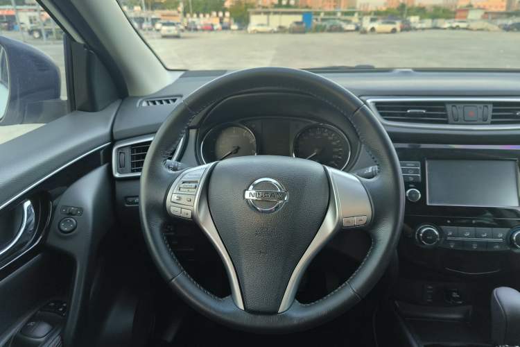 Used Nissan Qashqai 2017 2.0L CVT Smart Enjoyment Version China VI Standard Interior 3
