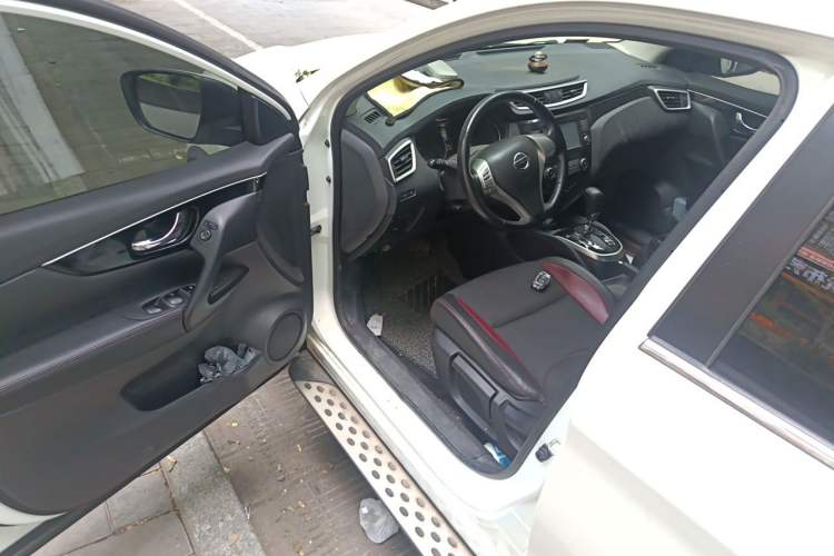 Used Nissan Qashqai 2017 2.0L CVT Smart Enjoyment Version China V Standard Interior 3