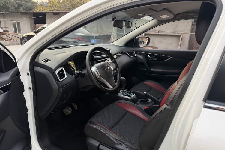 Used Nissan Qashqai 2017 2.0L CVT Smart Enjoyment Version China V Standard Interior 3