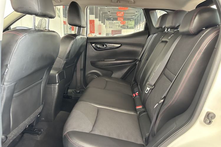 Used Nissan Qashqai 2017 2.0L CVT Smart Enjoyment Version China VI Standard Interior 3