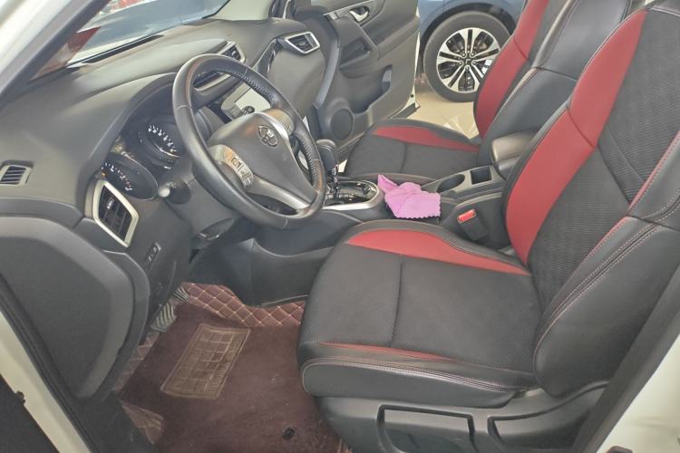 Used Nissan Qashqai 2017 2.0L CVT Smart Enjoyment Version China VI Standard Interior 3