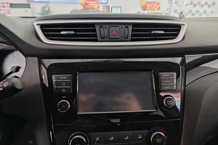Used Nissan Qashqai 2017 2.0L CVT Smart Enjoyment Version China V Standard Interior 3