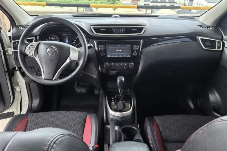 Used Nissan Qashqai 2017 2.0L CVT Smart Enjoyment Version China VI Standard Interior 3