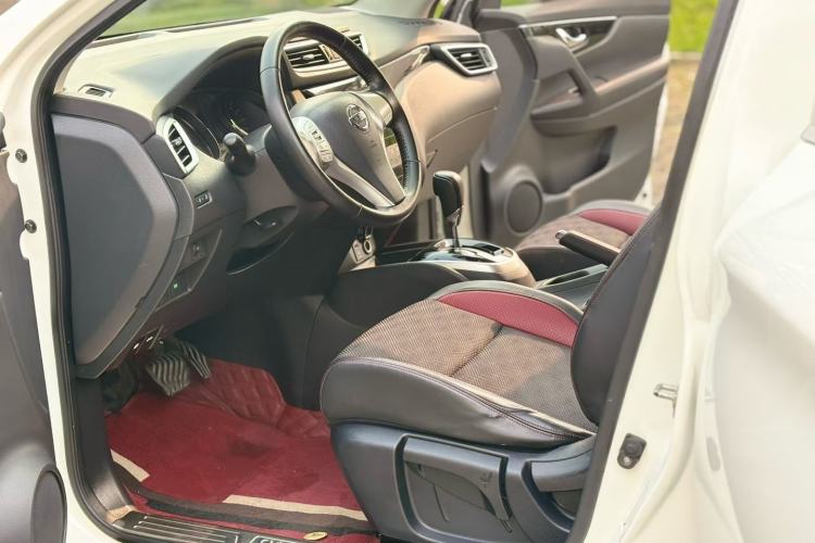 Used Nissan Qashqai 2017 2.0L CVT Luxury Edition China V Standard Interior 4