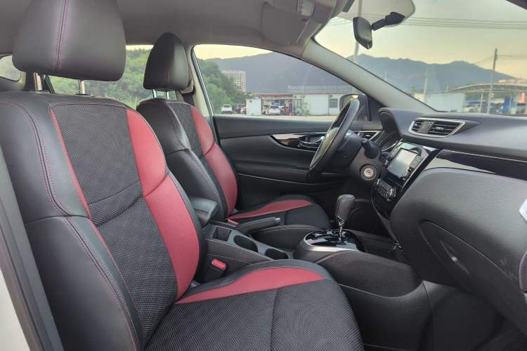Used Nissan Qashqai 2017 2.0L CVT Smart Enjoyment Version China VI Standard Interior 4