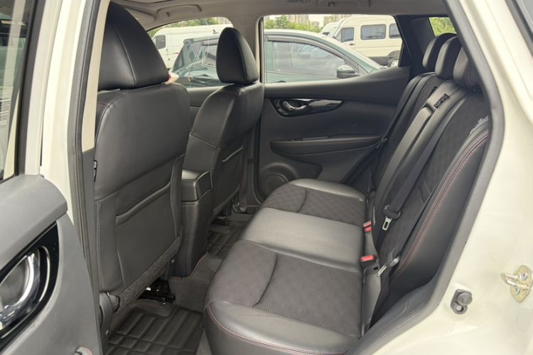 Used Nissan Qashqai 2017 2.0L CVT Luxury Edition China V Standard Interior 4