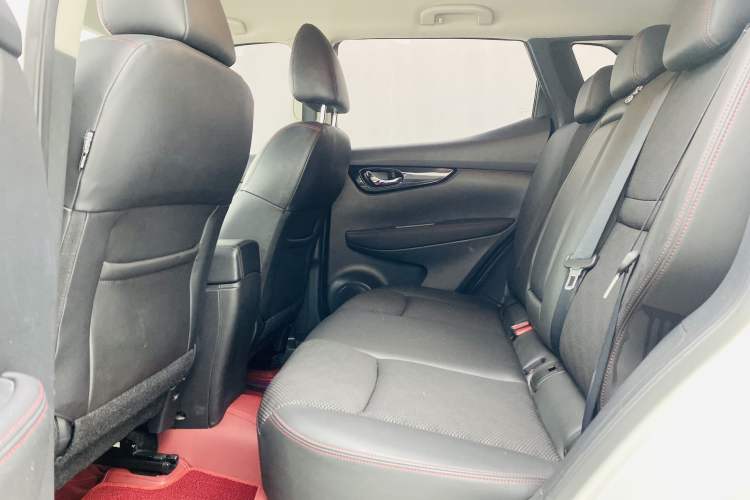 Used Nissan Qashqai 2017 2.0L CVT Smart Enjoyment Version China VI Standard Interior 4