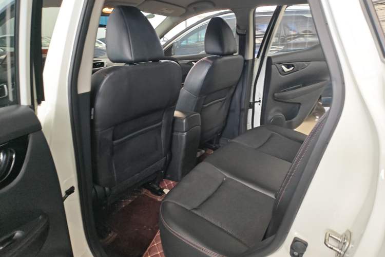 Used Nissan Qashqai 2017 2.0L CVT Smart Enjoyment Version China VI Standard Interior 4